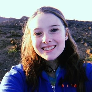 Meet your Posher, Chloe